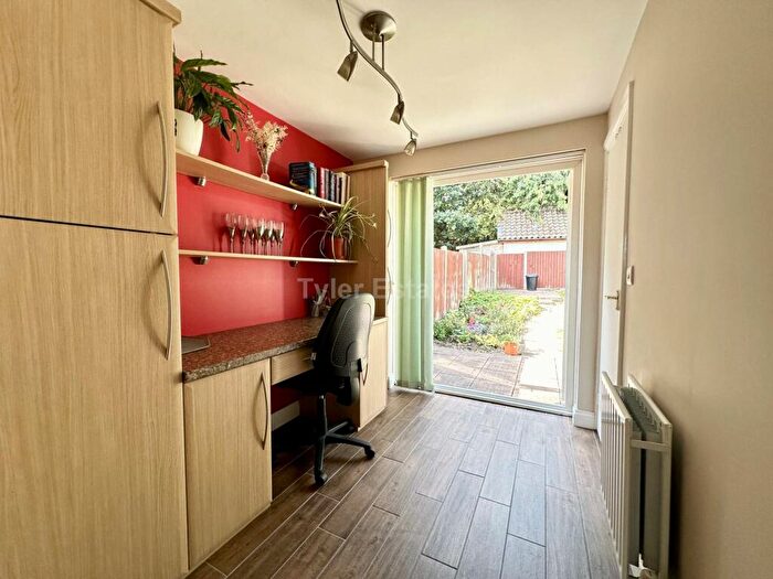 4 Bedroom Terraced House For Sale In New Waverley Road, Noak Bridge, SS15
