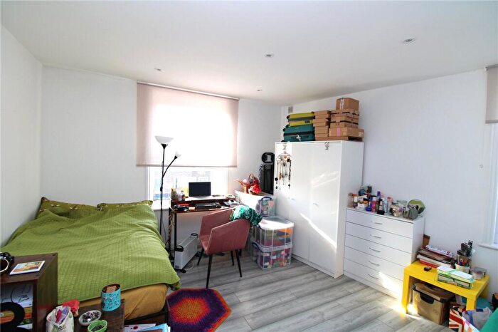 Apartment To Rent In Norwood Road, London, SE27