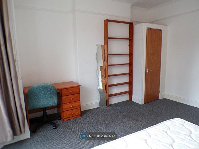 7 Bedroom Semi-Detached House To Rent In Amherst Road, Manchester, M20