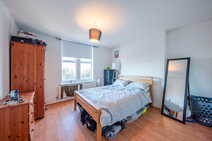 2 Bedroom Apartment To Rent In Porchester Road, Nottingham, NG3