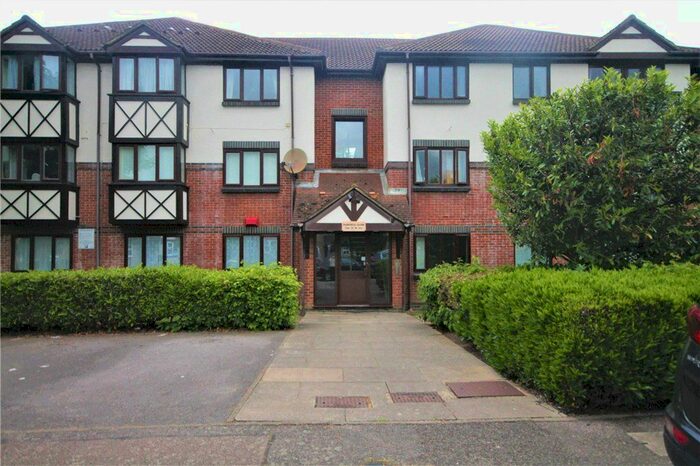 2 Bedroom Flat To Rent In Fairfield Close, Mitcham, CR4