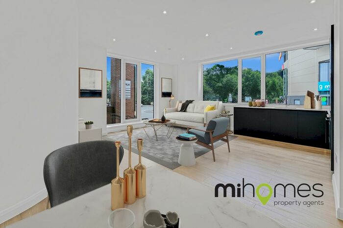 1 Bedroom Flat To Rent In Aquila House, Surrey, RH1