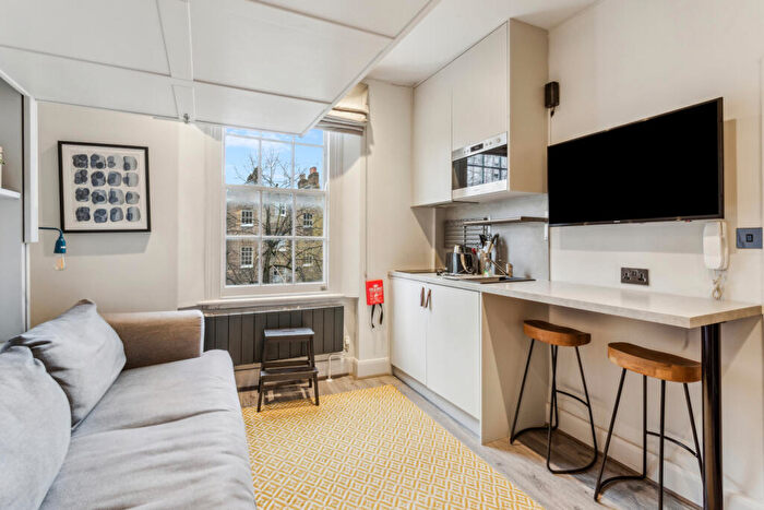 Flat To Rent In Oakley Square, Camden Town, NW1