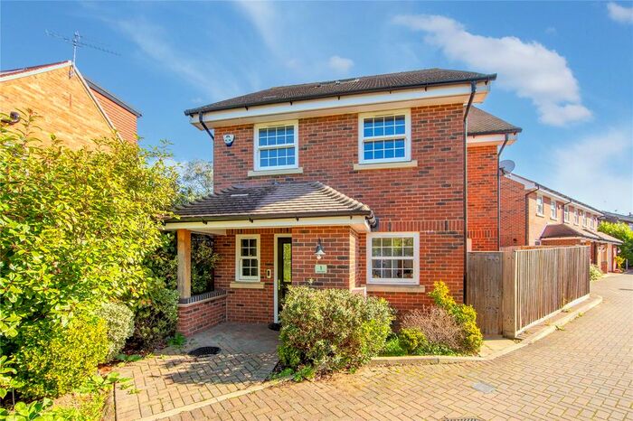 4 Bedroom Detached House To Rent In Battlers Green Drive, Radlett, Hertfordshire, WD7