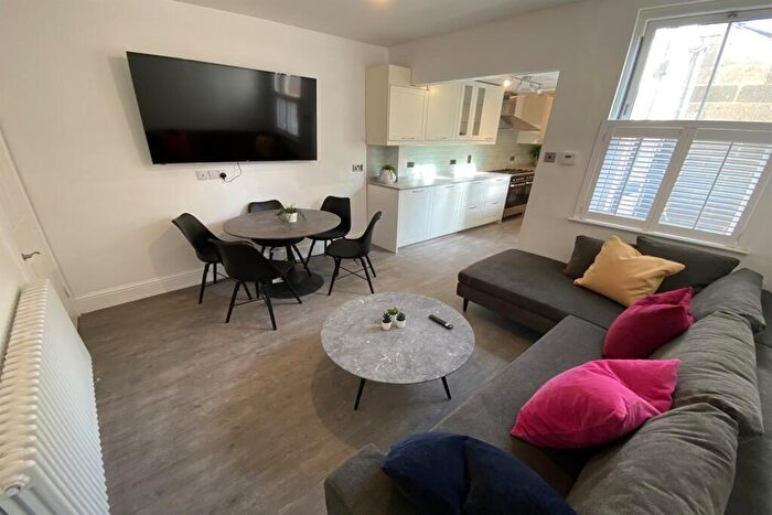 5 Bedroom Semi-Detached House To Rent In Dagmar Grove Beeston, NG9