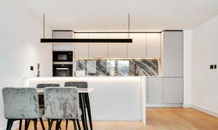 2 Bedroom Flat To Rent In Belvedere Row, Fountain Park, White City Living, London, W12