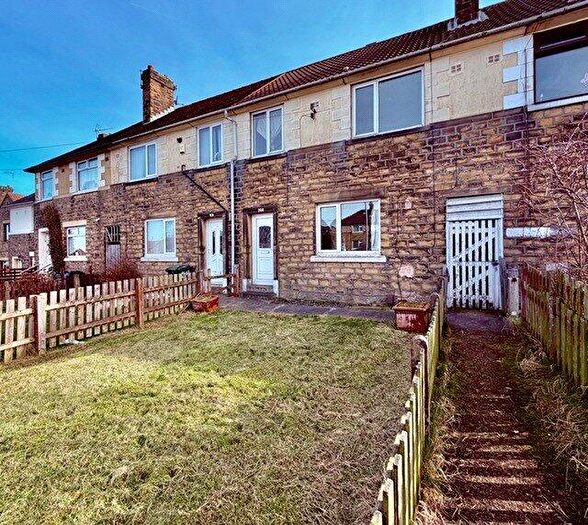 3 Bedroom Town House For Sale In Canterbury Avenue, Bradford, West Yorkshire, BD5