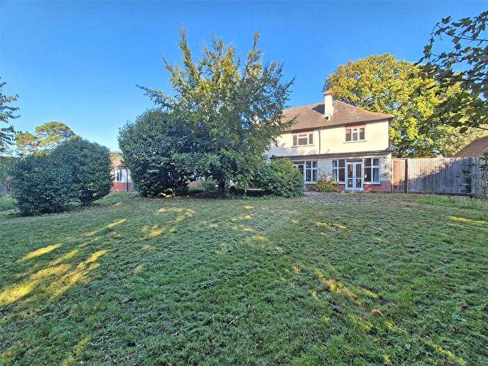 8 Bedroom Detached House For Sale In Fernhill Road, New Milton, Hampshire, BH25