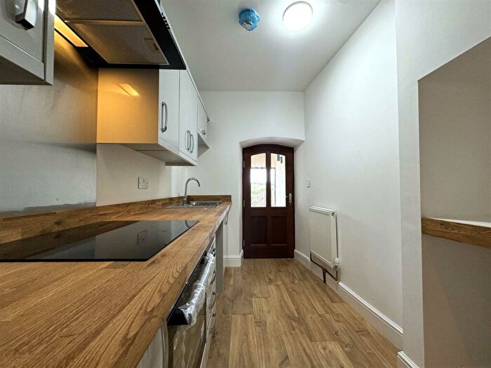 3 Bedroom Cottage To Rent In Woolrow Cottage, Birkhouse Road, Bailiff Bridge, Brighouse, HD6