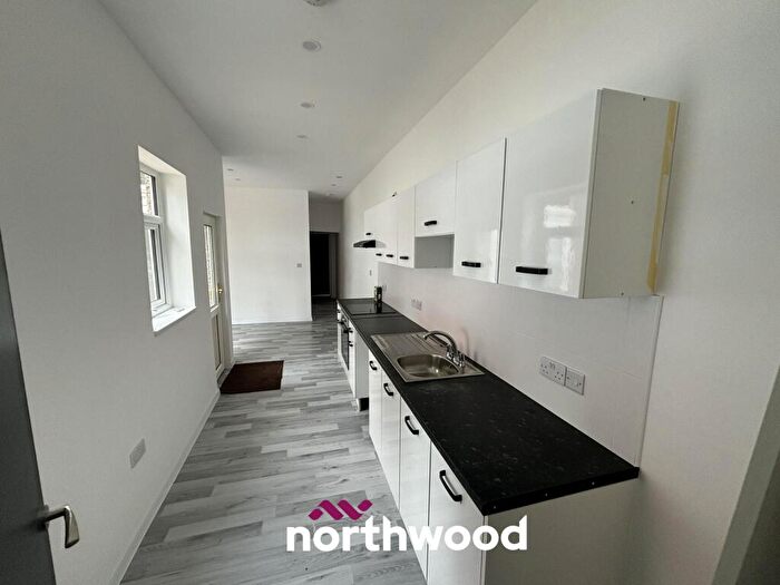 2 Bedroom Flat To Rent In Station Road, Dunscroft, Doncaster, DN7
