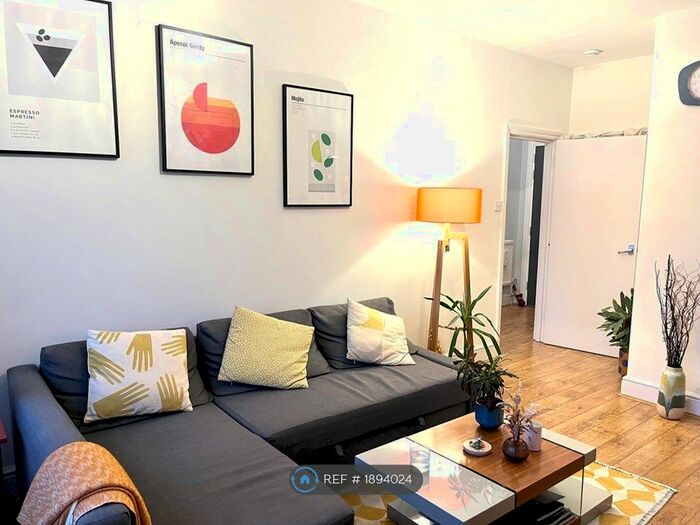 1 Bedroom Flat To Rent In Belsize Square, London, NW3