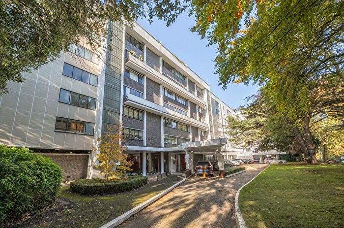4 Bedroom Flat For Sale In North Hill, London, N6