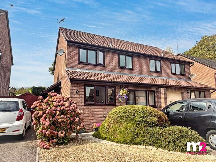 3 Bedroom Semi-Detached House For Sale In The Stepping Stones, Penperlleni, Pontypool, NP4