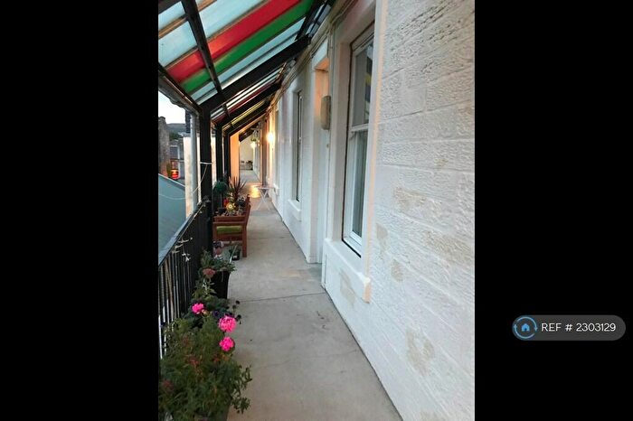 1 Bedroom Flat To Rent In Lorne Court, Greenock, PA15