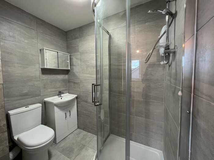 1 Bedroom Flat To Rent In High Street, Cwmgwrach, Neath, SA11