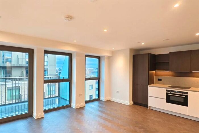 1 Bedroom Apartment To Rent In Halcyon House, Eden Place, E16