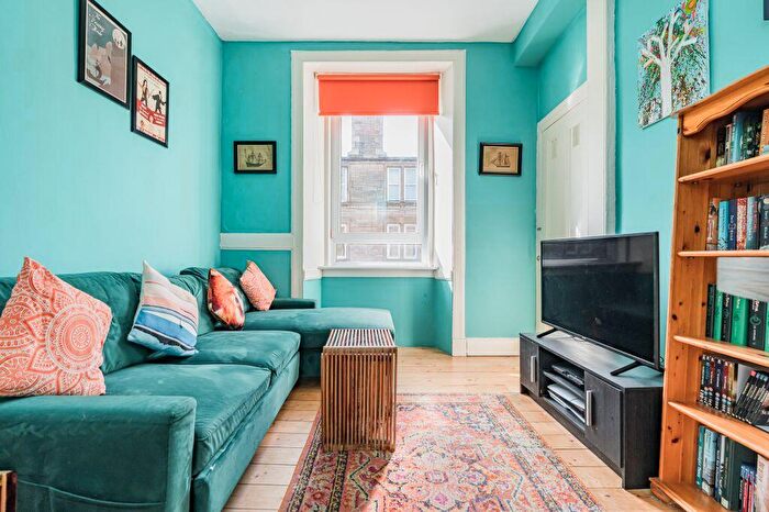 1 Bedroom Flat For Sale In Dalgety Avenue, Edinburgh, EH7