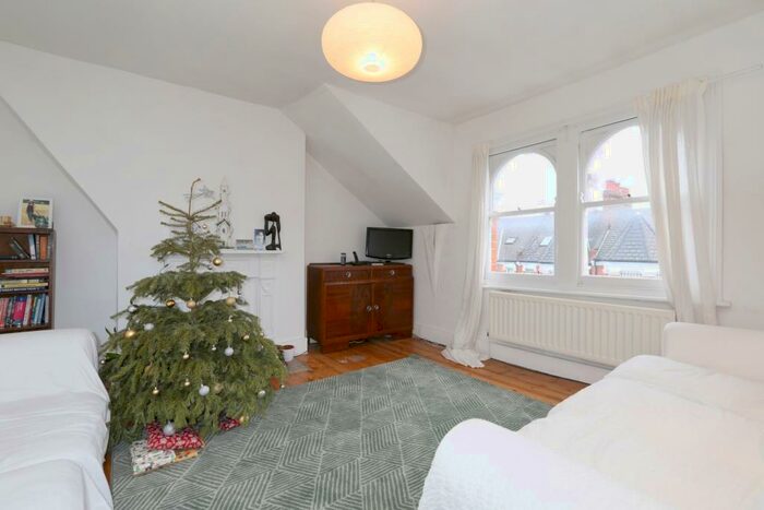 2 Bedroom Flat To Rent In Church Lane, Crouch End, N8