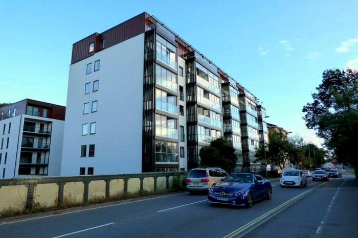 2 Bedroom Apartment To Rent In Grand View, Farnborough, GU14