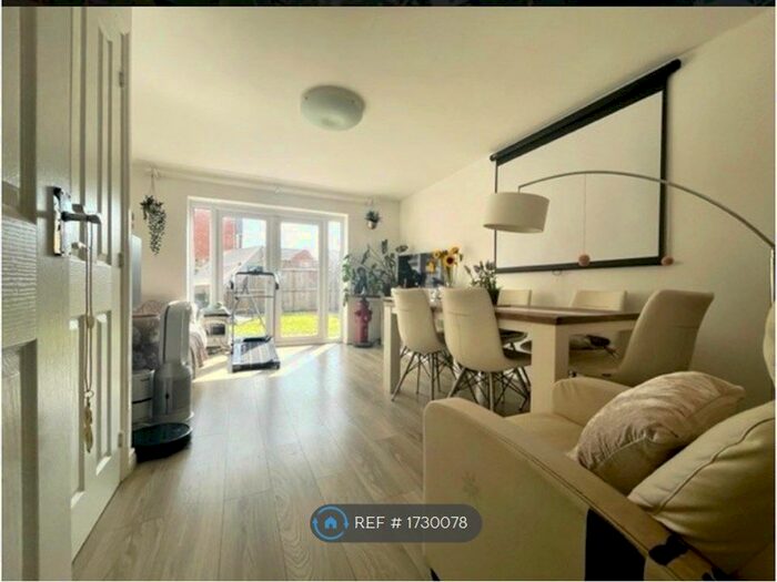 3 Bedroom End Of Terrace House To Rent In Hexagon Close, Manchester, M9