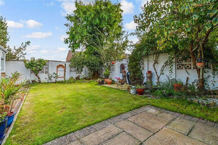 4 Bedroom Detached House For Sale In Oliver Road, Staplehurst, Tonbridge, Kent, TN12