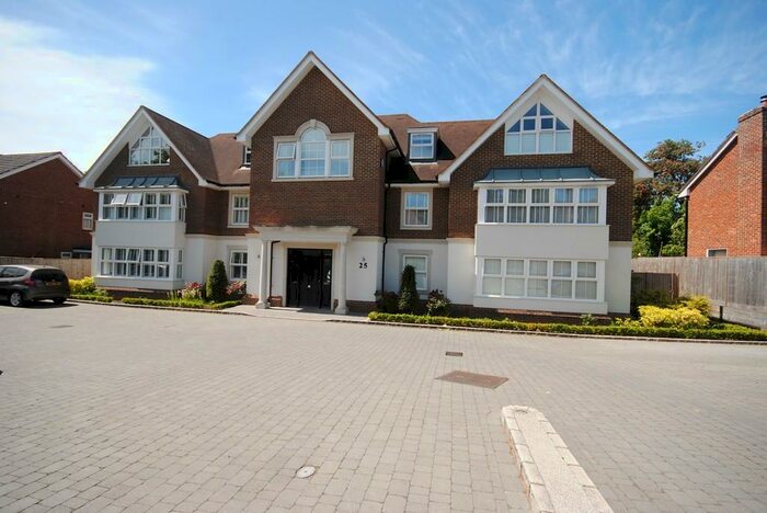2 Bedroom Apartment To Rent In Oxted, Surrey, RH8
