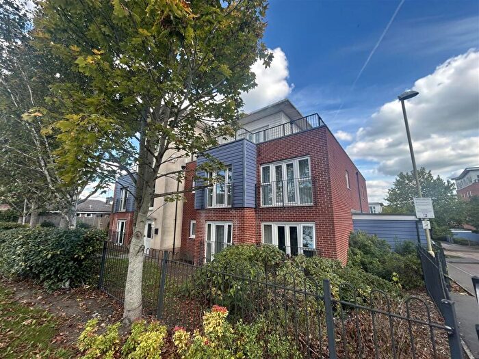 2 Bedroom Penthouse To Rent In Alexander Square, Eastleigh, SO50