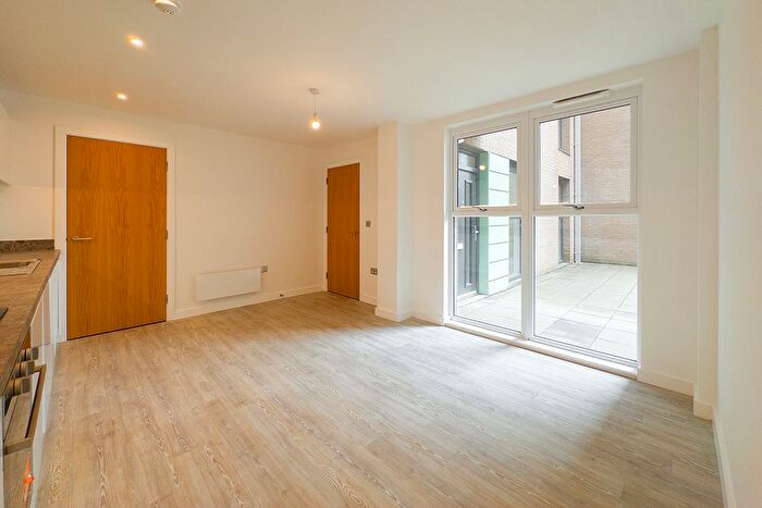 3 Bedroom Flat To Rent In Middlewood Plaza, Craven Street, Salford, M5