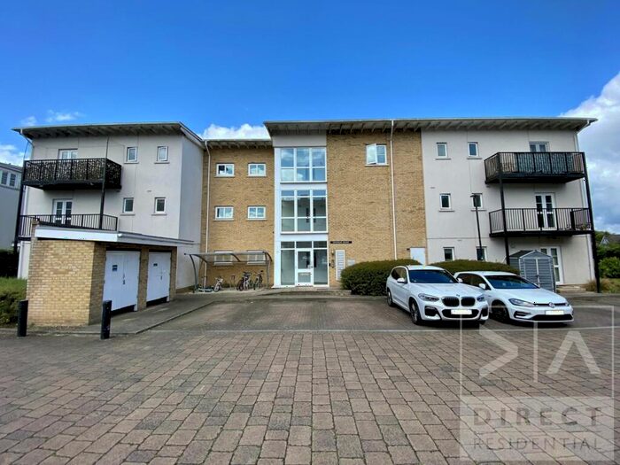 2 Bedroom Apartment To Rent In Revere Way, Epsom, KT19