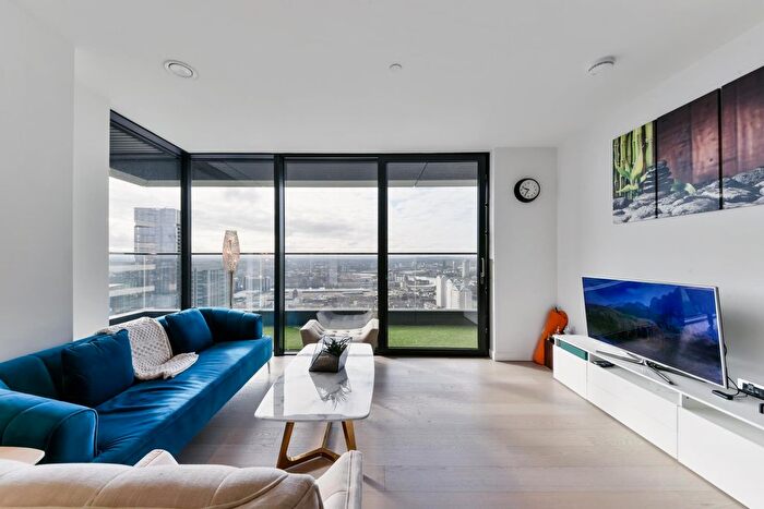 2 Bedroom Flat To Rent In Bagshaw Building, Wardian, London, E14