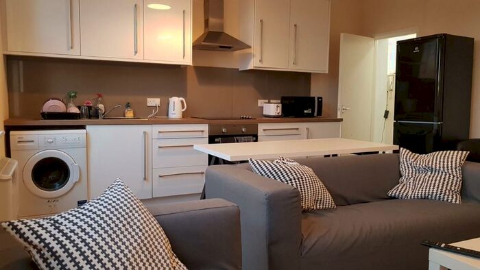 5 Bedroom Terraced House To Rent In A Monks Road, Lincoln, LN2