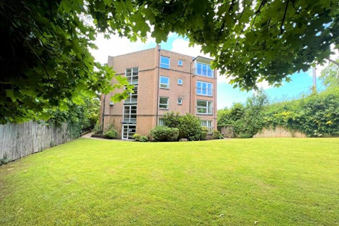 2 Bedroom Flat To Rent In Bed With Parking @ Dyce Lane, G11