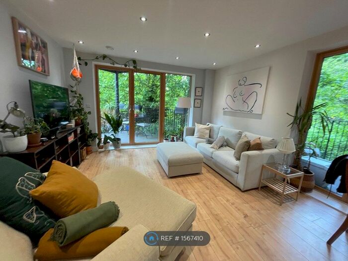 3 Bedroom Flat To Rent In Upper Clapton Road, London, E5