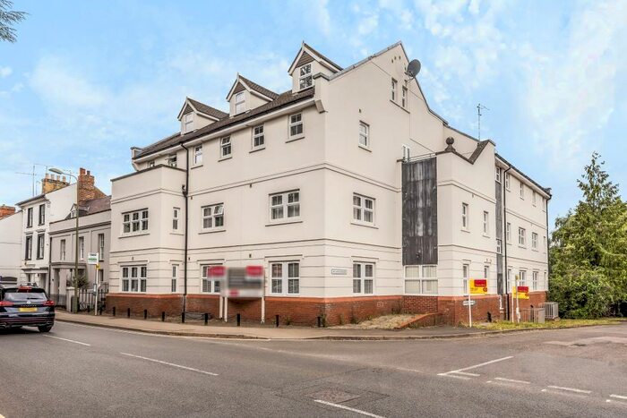 1 Bedroom Apartment To Rent In West Bar Street, Atlantic House, OX16