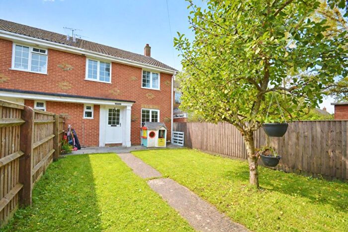 3 Bedroom End Of Terrace House For Sale In London Road, Postcombe, OX9