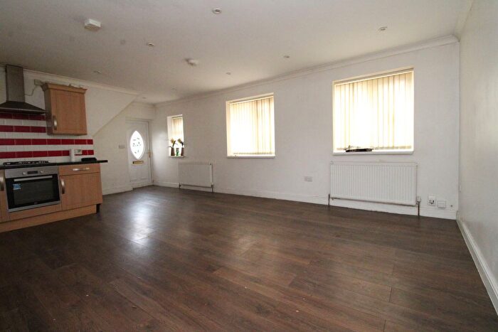 1 Bedroom Flat To Rent In Cranleigh Gardens, Luton, LU3