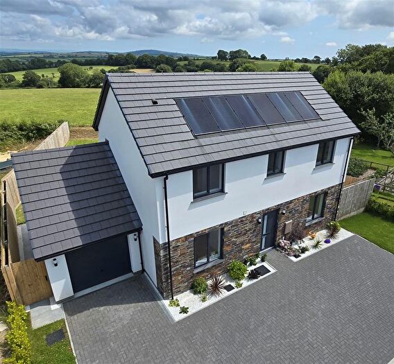 4 Bedroom Detached House For Sale In Coads Green, PL15