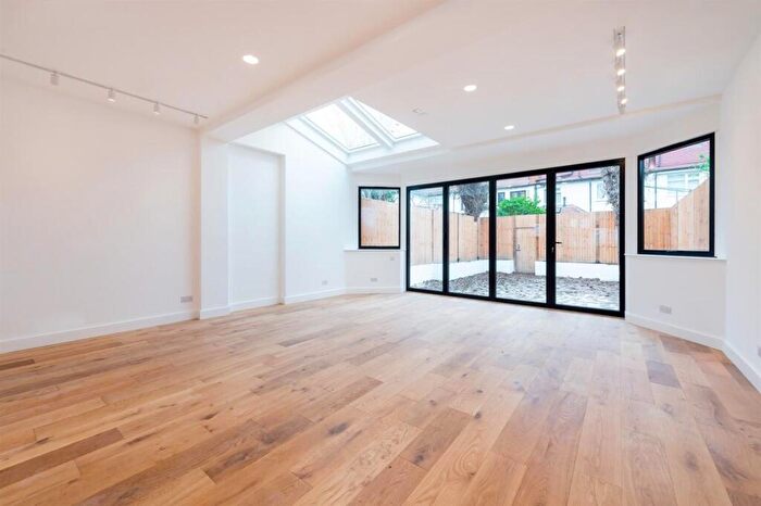 4 Bedroom Detached House For Sale In Dingwall Gardens, Temple Fortune, London, NW11