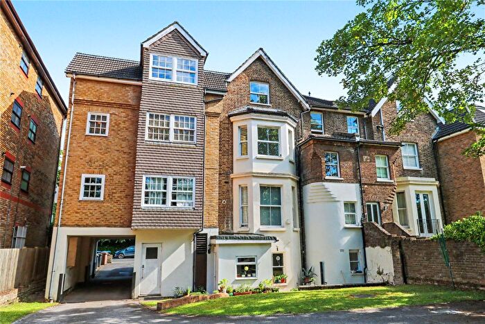 1 Bedroom Flat For Sale In Surbiton, KT5