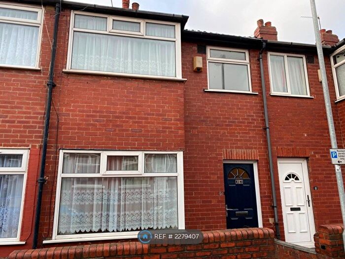 3 Bedroom Terraced House To Rent In Broughton Avenue, Leeds, LS9
