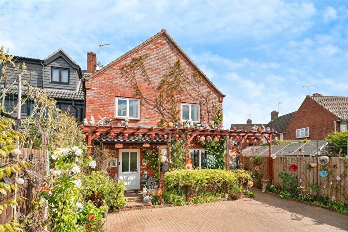 4 Bedroom Semi Detached House For Sale In Lancaster Avenue, Fakenham, NR21