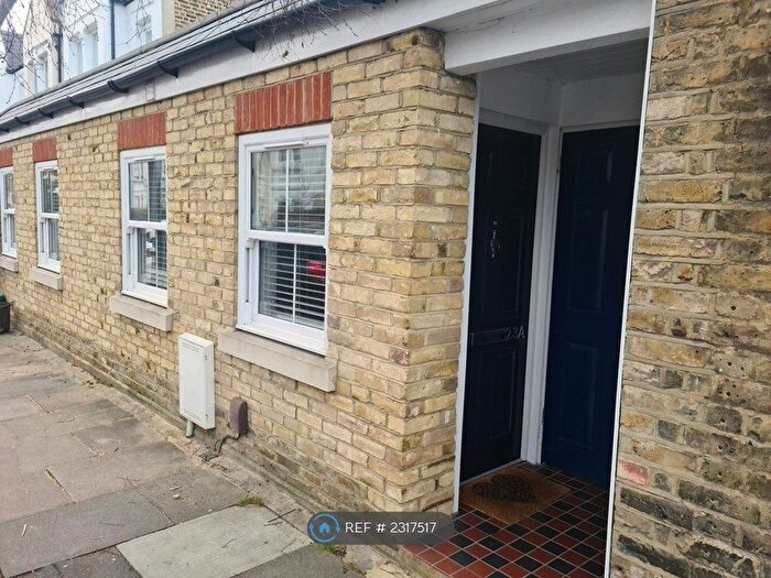 2 Bedroom Flat To Rent In Avondale Road, London, SW19