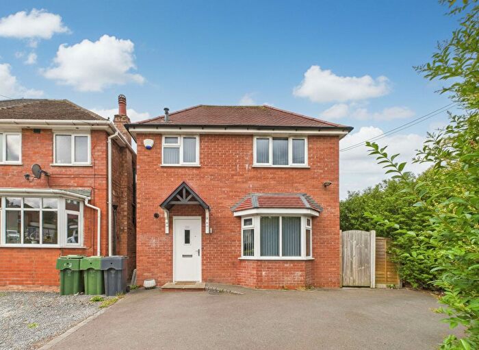 2 Bedroom Detached House For Sale In Stratford Road, Bromsgrove, B60