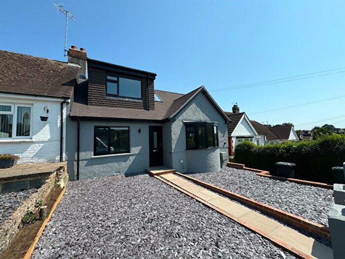 4 Bedroom Semi-Detached House To Rent In Stanley Avenue, Portslade, Brighton, BN41