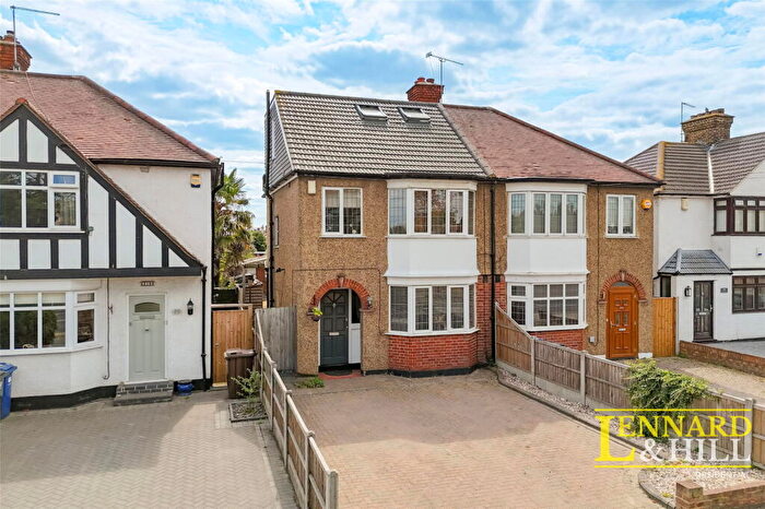 3 Bedroom Semi-Detached House For Sale In Long Lane, Grays, RM16