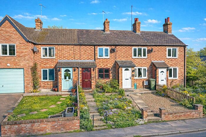 2 Bedroom Cottage For Sale In London Road, Loughton, MK5