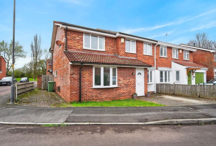 4 Bedroom Semi-Detached House For Sale In Chedworth, Yate, Bristol, BS37