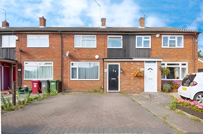 3 Bedroom Terraced House For Sale In Gascons Grove, Slough, SL2