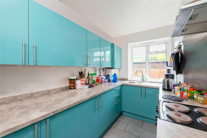 3 Bedroom Flat To Rent In Holmbury Court, Upper Tooting Road, London, SW17