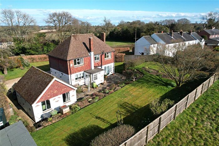 4 Bedroom Detached House For Sale In Drury Lane, Bentworth, Alton, Hampshire, GU34